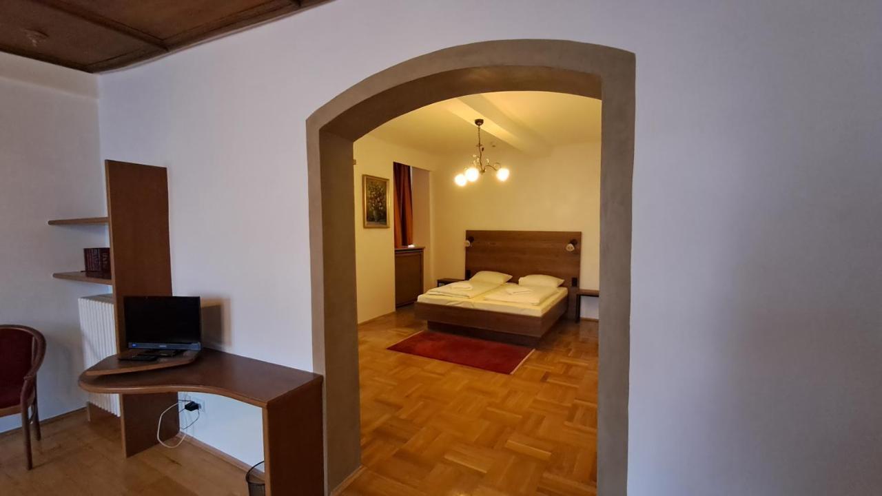 Hotel-Gasthof Goldener Greifen Rothenburg ob der Tauber Ngoại thất bức ảnh